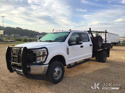 2019 Ford F350 Crew-Cab Flatbed/Service Truck