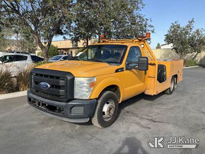 2011 Ford F-350 SD Flatbed/Service Truck