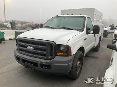 2006 Ford F-350 SD Enclosed Service Truck