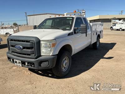 2014 Ford F350 4x4 Extended-Cab Service Truck