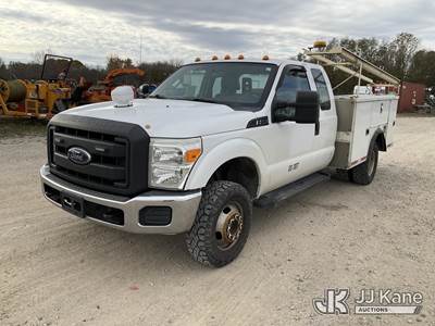 2015 Ford F350 4x4 Extended-Cab Service Truck