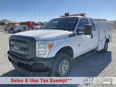 2015 Ford F350 4x4 Extended-Cab Service Truck