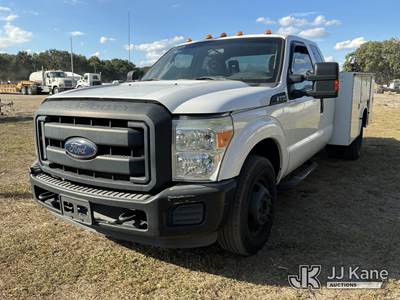 2015 Ford F350 Extended-Cab Service Truck