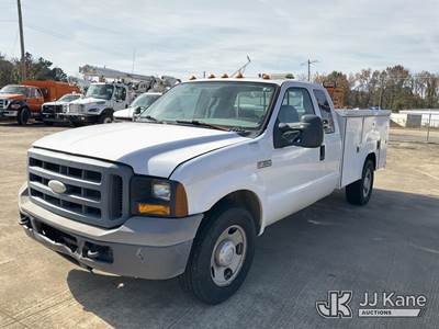 2006 Ford F-350 SD Extended-Cab Service Truck
