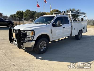 2017 Ford F-350 SD Extended-Cab Service Truck
