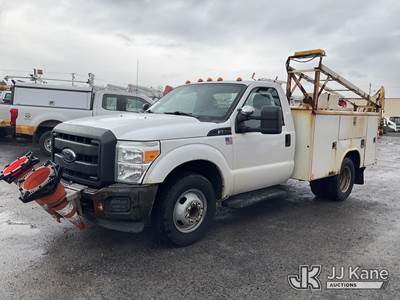 2015 Ford F350 2WD Service Truck