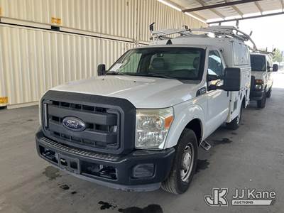 2013 FORD F350 Enclosed Service Truck