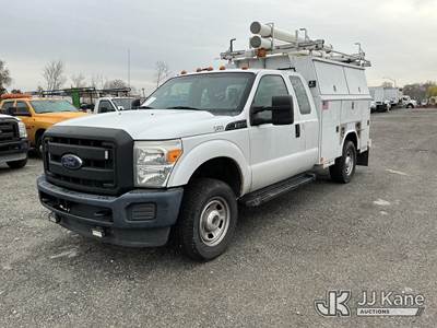 2016 Ford F350 4x4 Extended-Cab Enclosed Service Truck