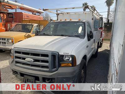 2006 Ford F-350 SD Enclosed Service Truck
