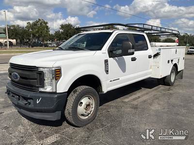 2019 Ford F350 4x4 Crew-Cab Service Truck