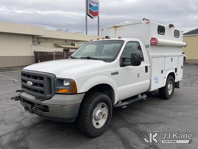 2005 Ford F-350 SD Enclosed High-Top Service Truck