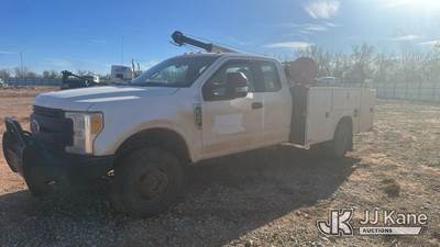 2017 Ford F-350 SD Extended-Cab Mechanics Service Truck