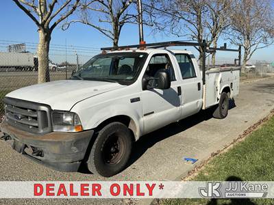 2002 Ford F-350 SD Crew-Cab Service Truck
