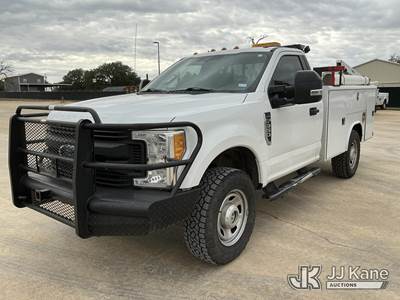 2017 Ford F350 4x4 Service Truck