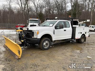 2017 Ford F-350 SD Extended-Cab Service Truck