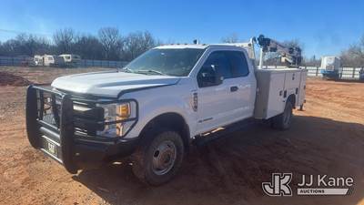 2017 Ford F-350 SD XL Extended-Cab Mechanics Service Truck