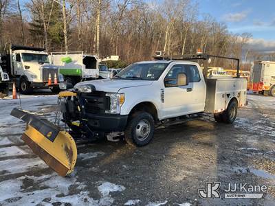 2017 Ford F-350 SD Extended-Cab Service Truck