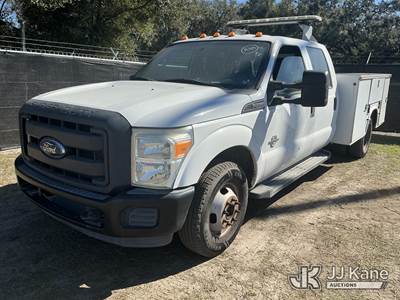 2015 Ford F-350 SD Crew-Cab Service Truck