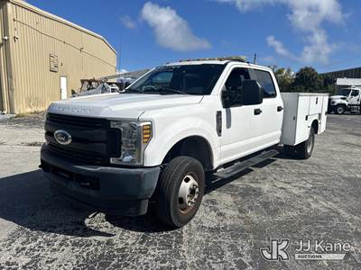 2018 Ford F350 4x4 Crew-Cab Service Truck