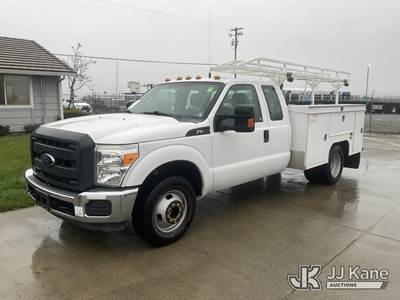 2015 Ford F-350 SD Extended-Cab Mechanics Service Truck