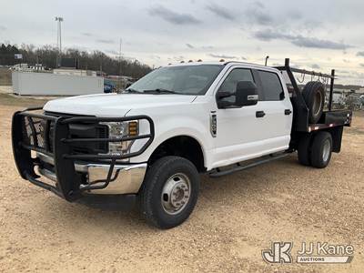 2018 Ford F-350 SD Crew-Cab Flatbed/Service Truck