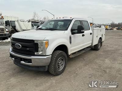 2017 Ford F350 4x4 Crew-Cab Service Truck