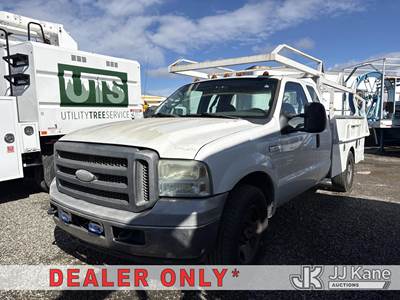 2005 Ford F-350 SD Extended-Cab Service Truck