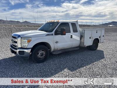 2015 Ford F350 Extended-Cab Service Truck
