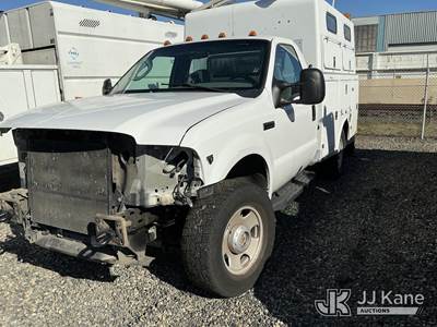 2006 Ford F-350 SD Enclosed High-Top Service Truck