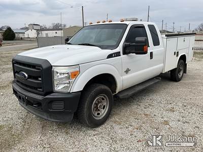 2016 Ford F350 4x4 Extended-Cab Service Truck