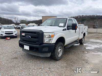 2013 Ford F350 4x4 Extended-Cab Service Truck