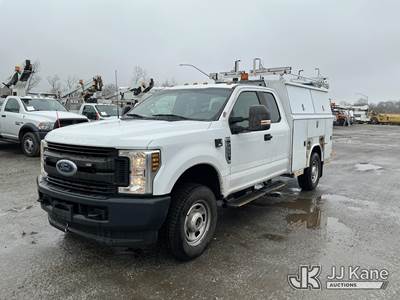 2019 Ford F350 4x4 Extended-Cab Enclosed Service Truck