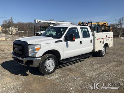 2015 Ford F350 4x4 Crew-Cab Service Truck