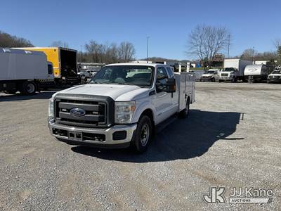 2016 Ford F-350 SD Extended-Cab Service Truck