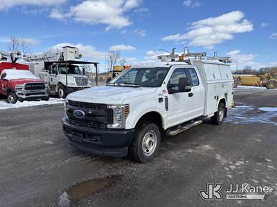 2019 Ford F350 4x4 Extended-Cab Enclosed Service Truck