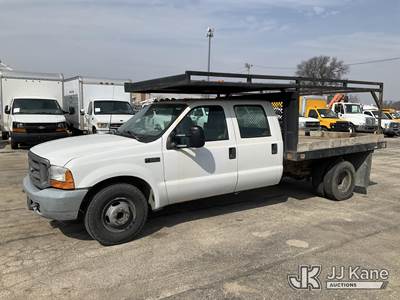 2000 Ford F-350 SD Crew-Cab Flatbed Truck