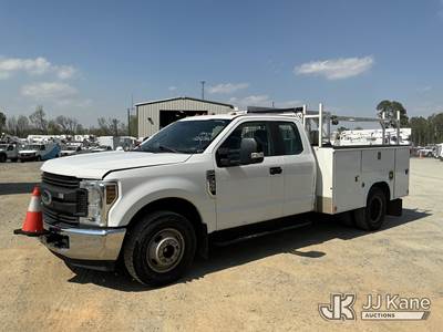 2018 Ford F350 Extended-Cab Service Truck