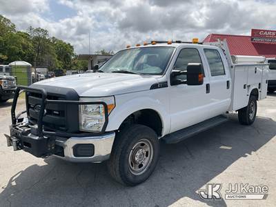 2015 Ford F350 4x4 Crew-Cab Service Truck