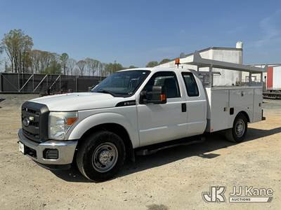 2015 Ford F350 SD Extended-Cab Service Truck