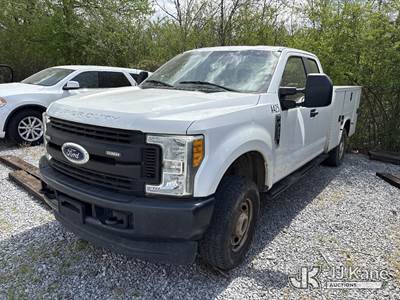 2017 Ford F-350 SD Extended-Cab Service Truck
