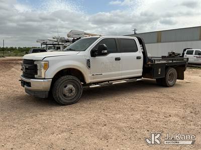 2017 Ford F-350 SD Crew-Cab Flatbed/Service Truck