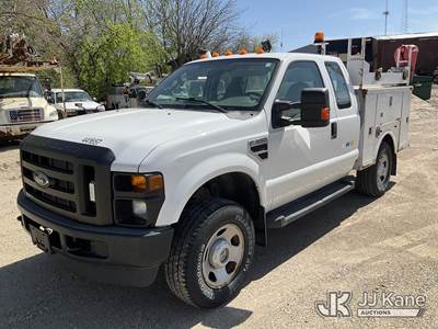 2008 Ford F-350 SD Extended-Cab Enclosed Service Truck