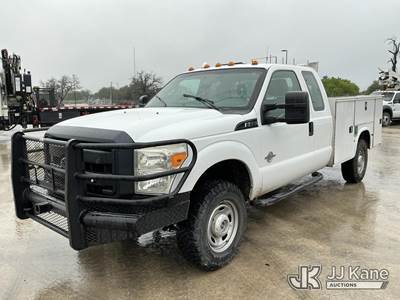 2014 Ford F350 4x4 Extended-Cab Service Truck