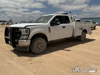 2022 Ford F-350 SD Extended-Cab Mechanics Service Truck