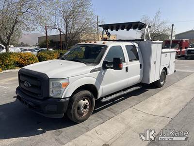2016 Ford F-350 SD Crew-Cab Service Truck