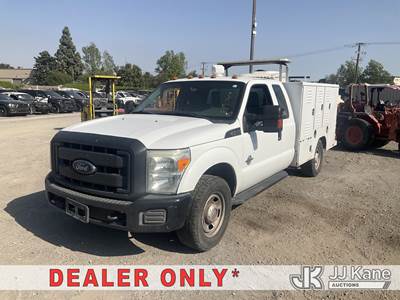 2015 Ford F-350 SD Lariat SuperCab 2WD Service Truck