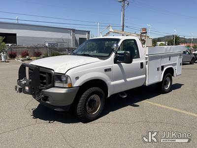 2002 Ford F350 4x4 Service Truck