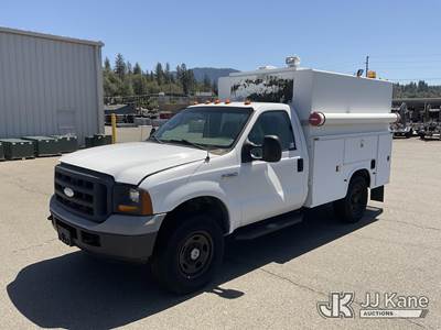 2006 Ford F350 4x4 Enclosed High-Top Service Truck