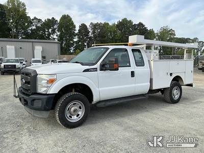 2014 Ford F350 4x4 Extended-Cab Service Truck