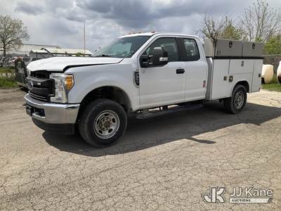 2017 Ford F-350 SD Extended-Cab Service Truck